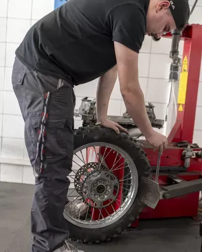 Réparation scooter à Orsay