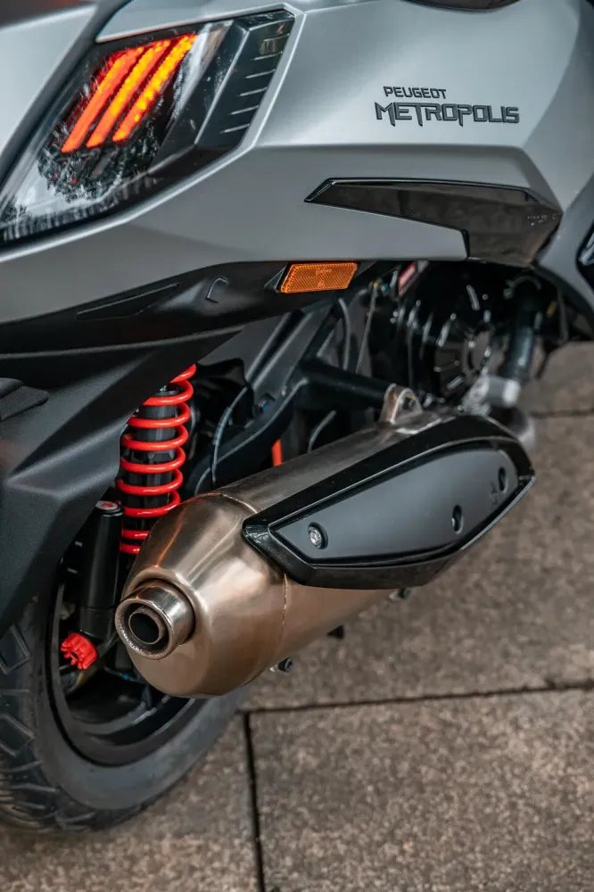 peugeot-metropolis-closeup